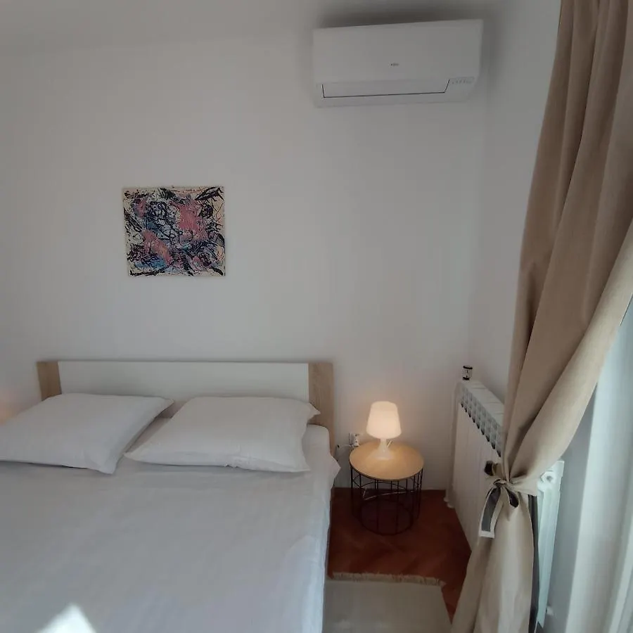 Apartment Monas III Pjescana Uvala