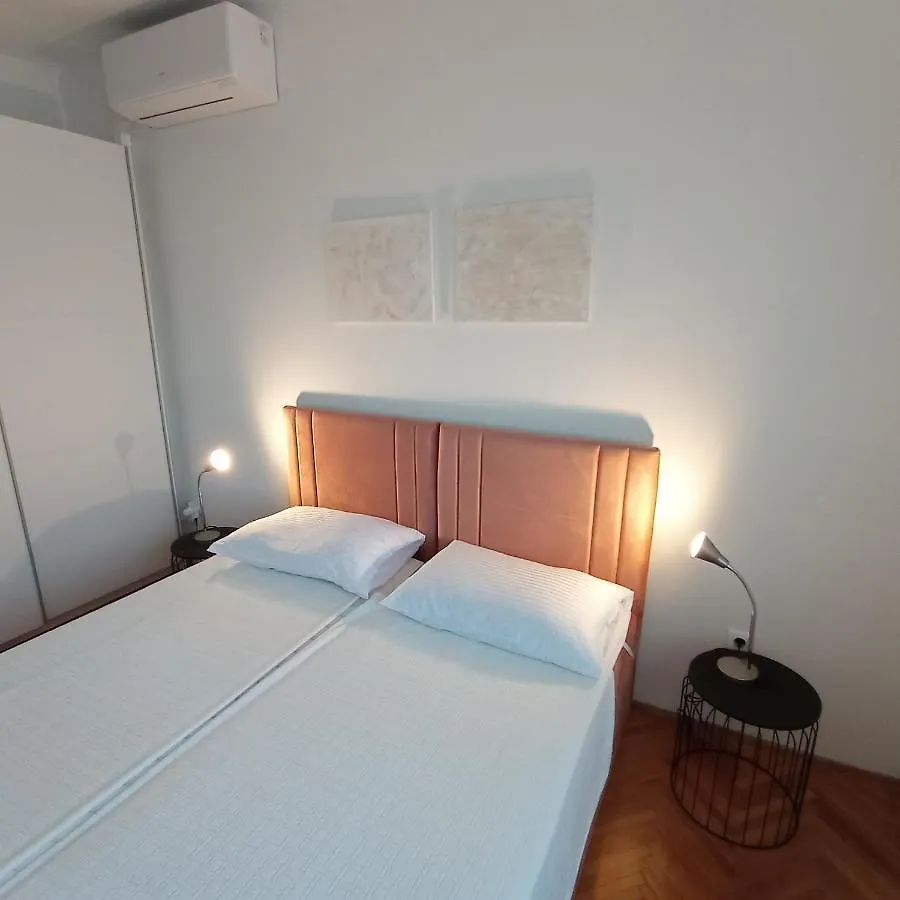 Apartment Monas III Pjescana Uvala